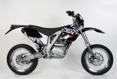 2010 AJP PR4 125 SM photo